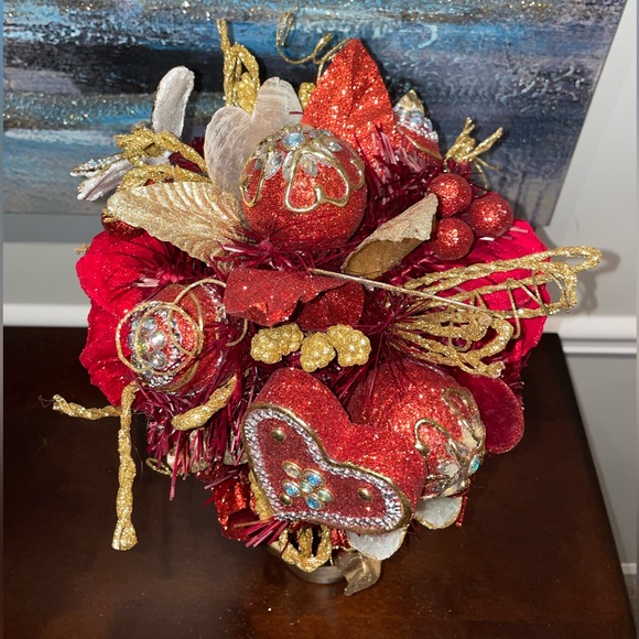 Valentine’s Day Floral Topiary Tree - Picture 3 of 8